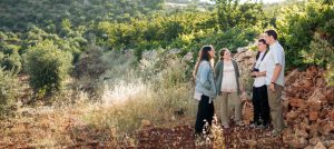 what to wear when traveling to Jordan
